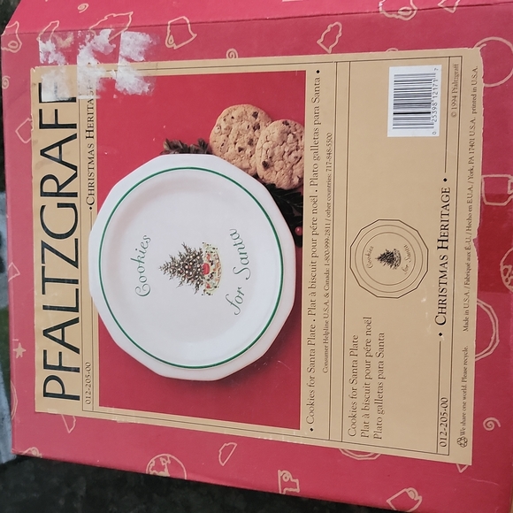 Pfaltzgraff Christmas Heritage -- Cookies for Santa Plate - Picture 1 of 5